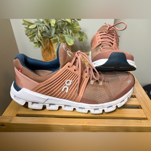 On Running Shoes - On Running Women's Cloudstyle Sneakers in Dusty Coral and Navy Women’s 8.5